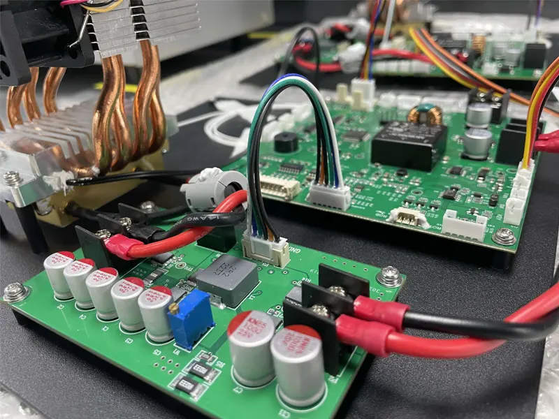 Ласерски извор на светлина за ендоскоп